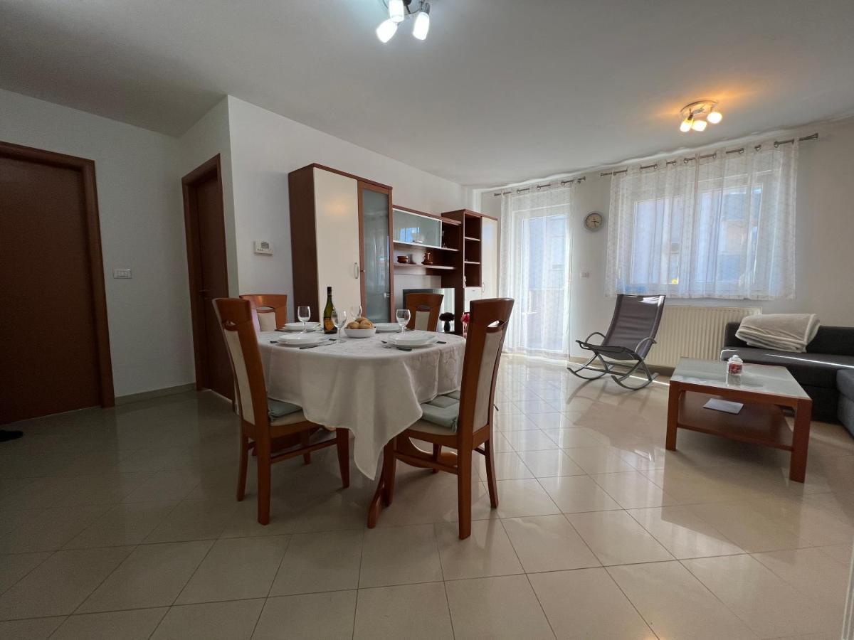 Apartman Ruza * Pola